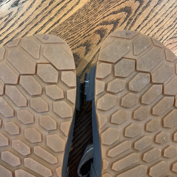 Mens size 9 Chacos - Picture 3 of 4